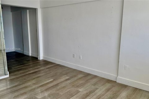 Condo in Miami Beach, Florida № 2041169 - photo 12