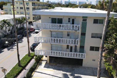 Condo in Miami Beach, Florida № 2041169 - photo 2
