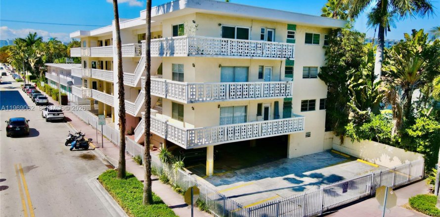 Studio in the Condo in Miami Beach, Florida № 2041169