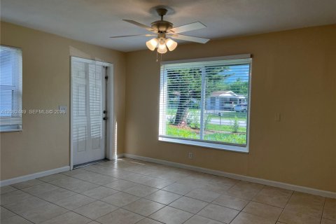 Villa ou maison à louer à Davie, Floride: 2 chambres № 2343196 - photo 4