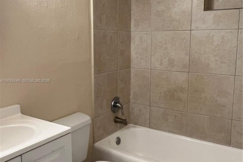 Villa ou maison à louer à Davie, Floride: 2 chambres № 2343196 - photo 7