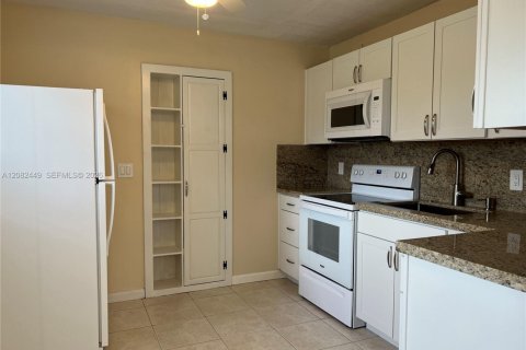 Villa ou maison à louer à Davie, Floride: 2 chambres № 2343196 - photo 6