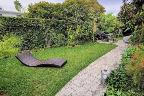 Condominio en alquiler en Miami Beach, Florida, 39.95 m2 № 1995852 - foto 17