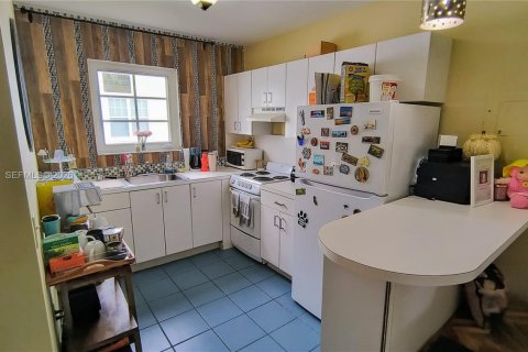 Condominio en alquiler en Miami Beach, Florida, 39.95 m2 № 1995852 - foto 3