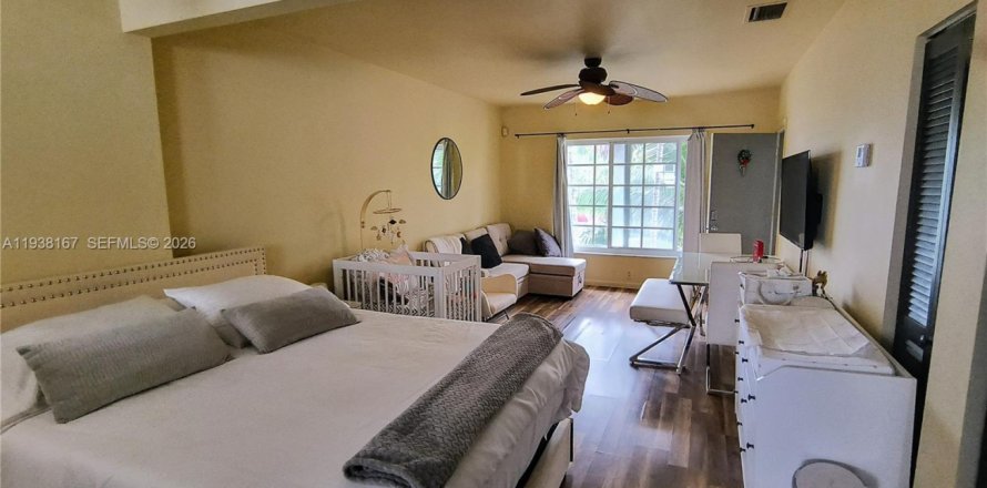 Estudio en el Condominio en Miami Beach, Florida № 1995852