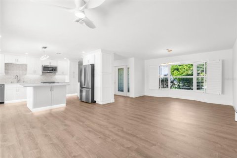 House in Punta Gorda, Florida 3 bedrooms, 168.06 sq.m. № 1793914 - photo 14