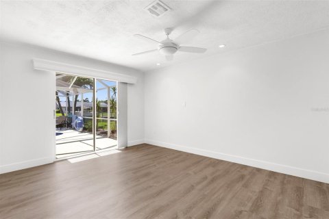 House in Punta Gorda, Florida 3 bedrooms, 168.06 sq.m. № 1793914 - photo 26