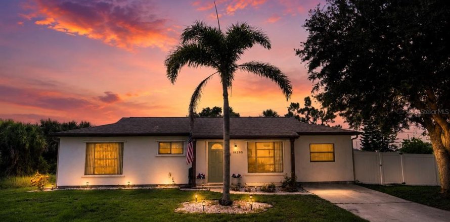 Villa ou maison à Port Charlotte, Floride 3 chambres, 84.73 m2 № 2167383