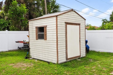 Villa ou maison à vendre à Port Charlotte, Floride: 3 chambres, 84.73 m2 № 2167383 - photo 17