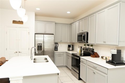 House in Davenport, Florida 4 bedrooms, 221.48 sq.m. № 2377940 - photo 12