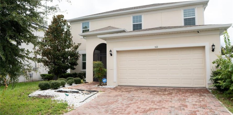 House in Davenport, Florida 4 bedrooms, 221.48 sq.m. № 2377940