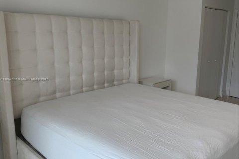 Condominio en venta en Miami, Florida, 1 dormitorio, 78.6 m2 № 2012571 - foto 13