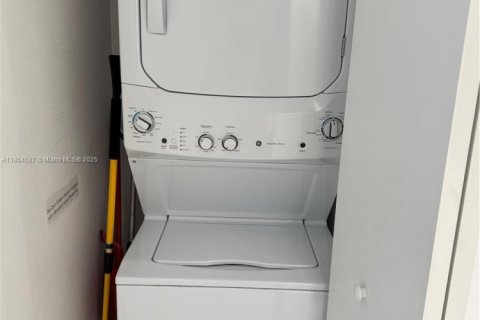 Condominio en venta en Miami, Florida, 1 dormitorio, 78.6 m2 № 2012571 - foto 22