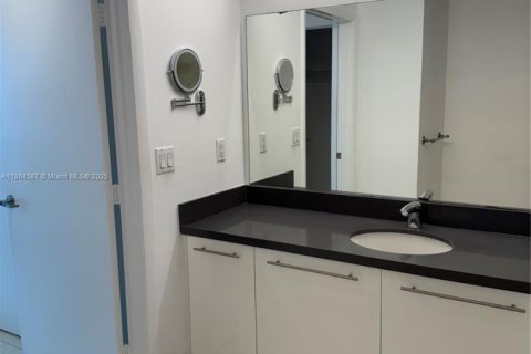Condominio en venta en Miami, Florida, 1 dormitorio, 78.6 m2 № 2012571 - foto 18