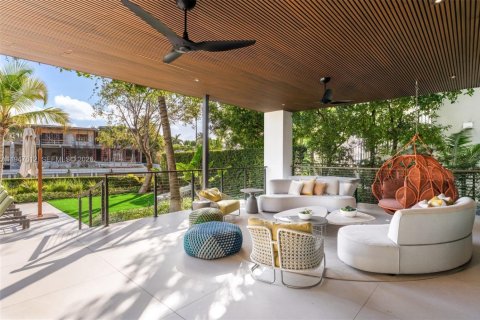 Casa en venta en Miami, Florida, 5 dormitorios, 407.1 m2 № 2003714 - foto 21