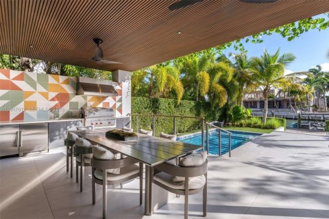 Casa en venta en Miami, Florida, 5 dormitorios, 407.1 m2 № 2003714 - foto 25