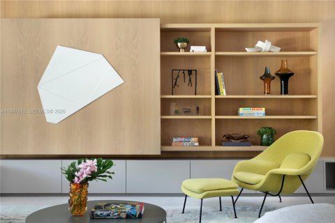 Casa en venta en Miami, Florida, 5 dormitorios, 407.1 m2 № 2003714 - foto 4