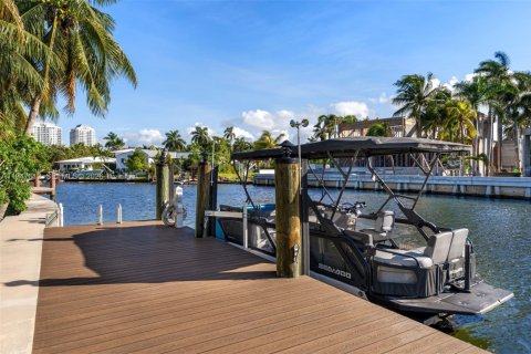 Casa en venta en Miami, Florida, 5 dormitorios, 407.1 m2 № 2003714 - foto 27