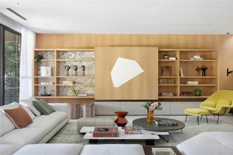 Casa en venta en Miami, Florida, 5 dormitorios, 407.1 m2 № 2003714 - foto 5