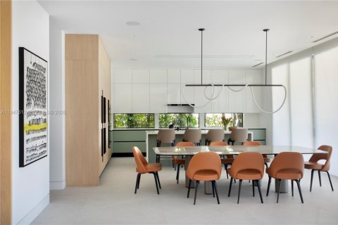Casa en venta en Miami, Florida, 5 dormitorios, 407.1 m2 № 2003714 - foto 7