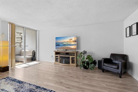 Condo in Aventura, Florida, 2 bedrooms  № 1875518 - photo 14