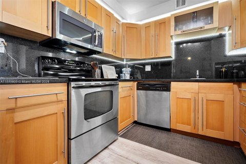 Condo in Aventura, Florida, 2 bedrooms  № 1875518 - photo 12