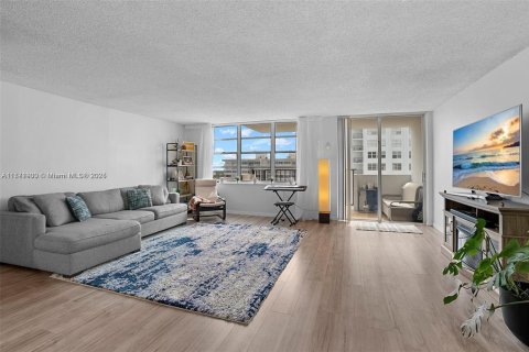 Condo in Aventura, Florida, 2 bedrooms  № 1875518 - photo 17