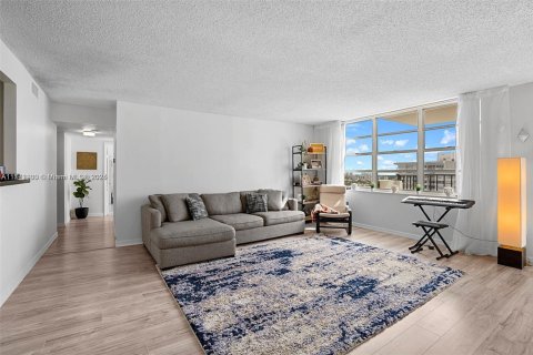 Condo in Aventura, Florida, 2 bedrooms  № 1875518 - photo 1
