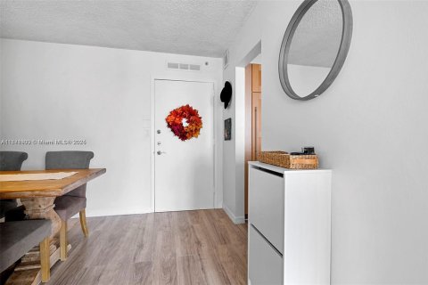 Condo in Aventura, Florida, 2 bedrooms  № 1875518 - photo 15