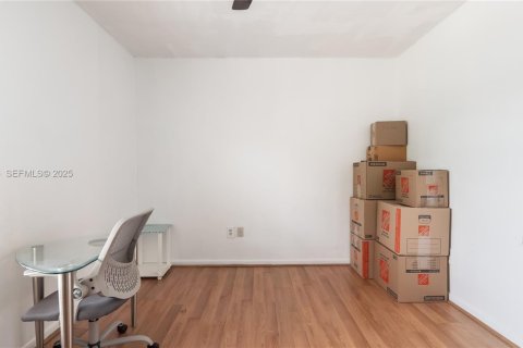 Купить виллу или дом в Майами, Флорида 3 спальни, 140.1м2, № 1986402 - фото 23