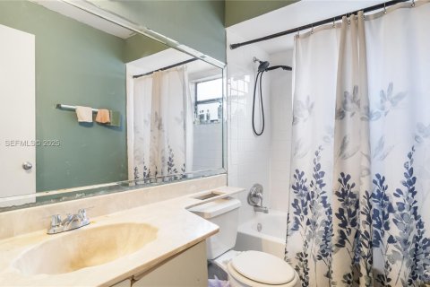 Купить виллу или дом в Майами, Флорида 3 спальни, 140.1м2, № 1986402 - фото 24