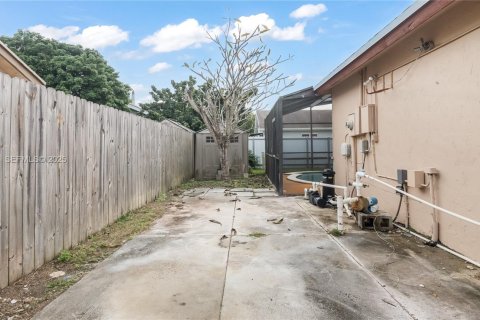 Купить виллу или дом в Майами, Флорида 3 спальни, 140.1м2, № 1986402 - фото 30