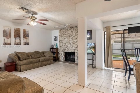 Купить виллу или дом в Майами, Флорида 3 спальни, 140.1м2, № 1986402 - фото 7