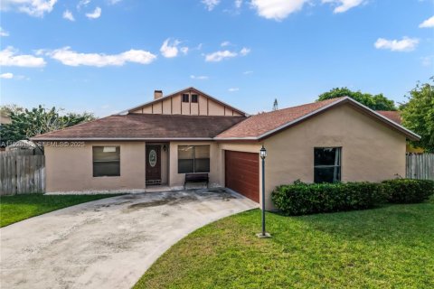 Купить виллу или дом в Майами, Флорида 3 спальни, 140.1м2, № 1986402 - фото 1