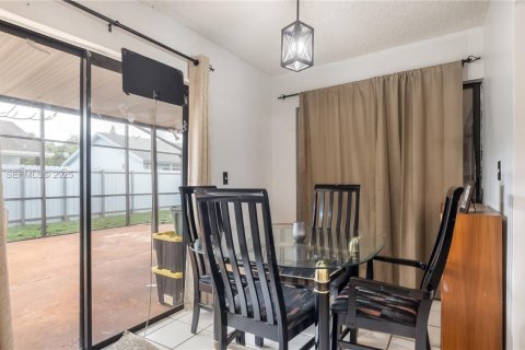 Купить виллу или дом в Майами, Флорида 3 спальни, 140.1м2, № 1986402 - фото 10