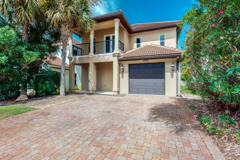 House in Destin, Florida 3 bedrooms, 178.37 sq.m. № 561600 - photo 1
