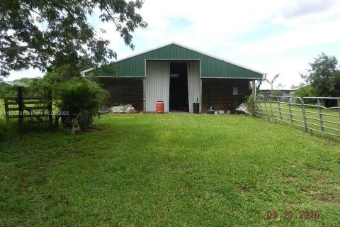 House in Homestead, Florida 4 bedrooms, 276.11 sq.m. № 2058471 - photo 16