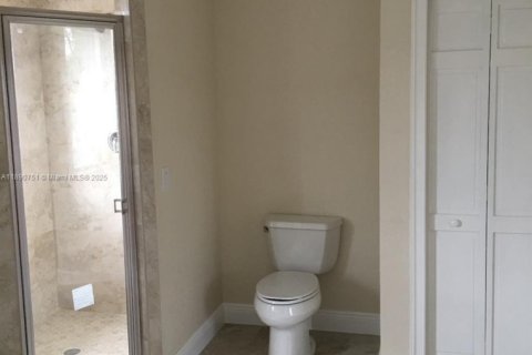 House in Homestead, Florida 4 bedrooms, 276.11 sq.m. № 2058471 - photo 12