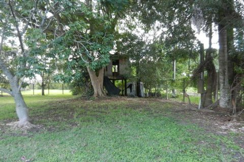 House in Homestead, Florida 4 bedrooms, 276.11 sq.m. № 2058471 - photo 18