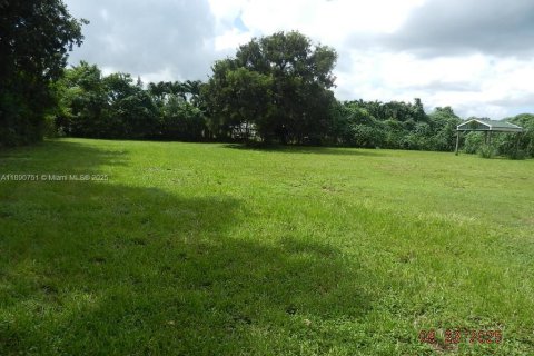 House in Homestead, Florida 4 bedrooms, 276.11 sq.m. № 2058471 - photo 26