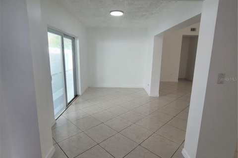 House in Tampa, Florida 3 bedrooms, 139.17 sq.m. № 1908431 - photo 21