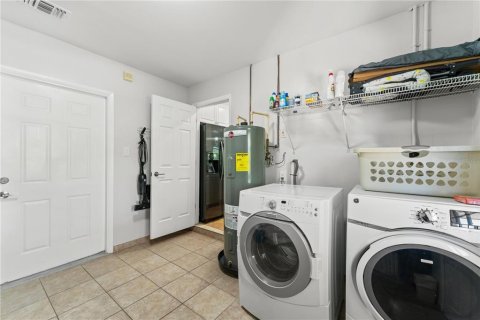 House in Sarasota, Florida 3 bedrooms, 132.85 sq.m. № 2427414 - photo 24