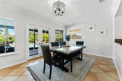 House in Sarasota, Florida 3 bedrooms, 132.85 sq.m. № 2427414 - photo 11