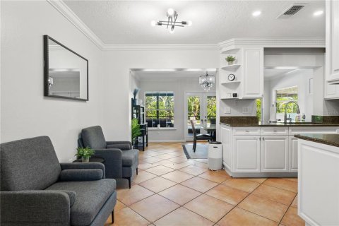 House in Sarasota, Florida 3 bedrooms, 132.85 sq.m. № 2427414 - photo 7