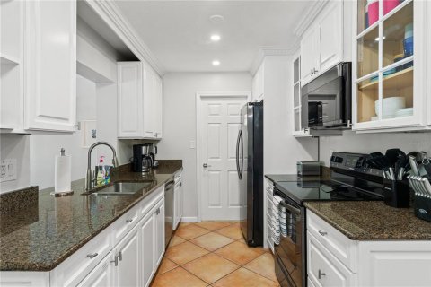 House in Sarasota, Florida 3 bedrooms, 132.85 sq.m. № 2427414 - photo 9