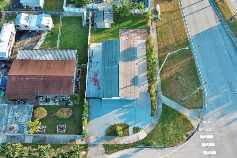 Villa ou maison à louer à Miami, Floride: 3 chambres, 98.1 m2 № 1975012 - photo 18