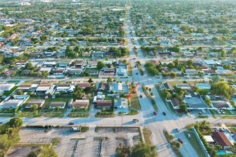 Villa ou maison à louer à Miami, Floride: 3 chambres, 98.1 m2 № 1975012 - photo 22