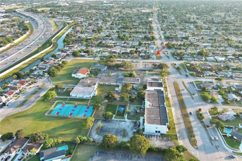 Villa ou maison à louer à Miami, Floride: 3 chambres, 98.1 m2 № 1975012 - photo 23