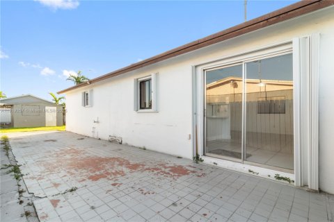 Villa ou maison à louer à Miami, Floride: 3 chambres, 98.1 m2 № 1975012 - photo 16