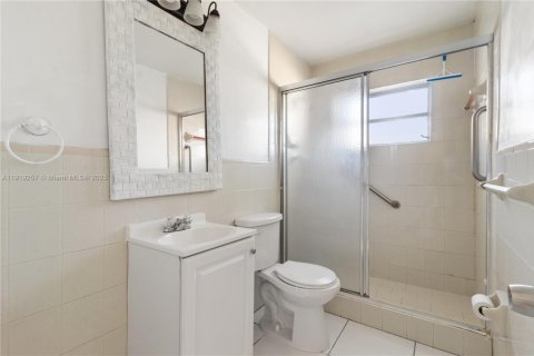Villa ou maison à louer à Miami, Floride: 3 chambres, 98.1 m2 № 1975012 - photo 13